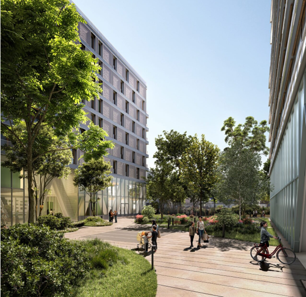 Grand bâtiment avec une cours