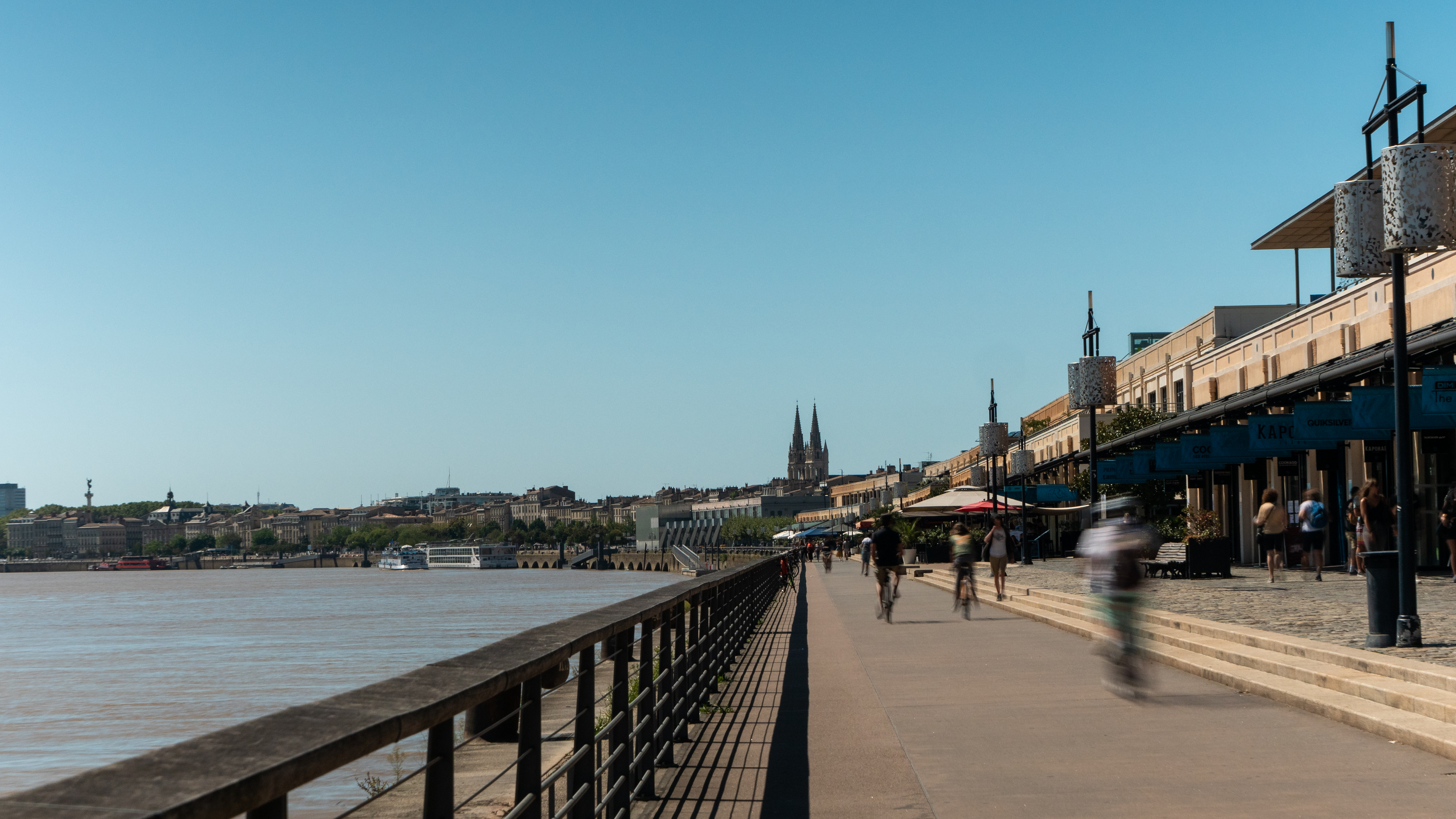 Quais de la ville de Bordeaux